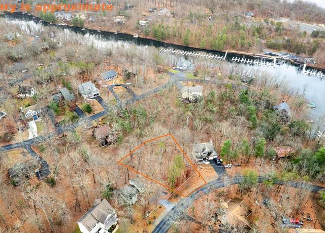 Property at 407 Northwood Cir, Cross Junction, VA 22625