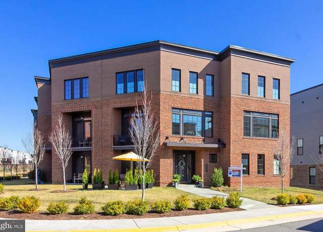 Property at 23109 Cottonwillow Sq, Brambleton, VA 20148, 4 beds, 4 baths