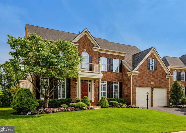 Property at 43313 Jerpoint Ct, Chantilly, VA 20152, 5 beds, 4.5 baths