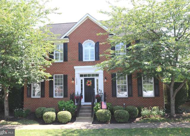 Property at 18008 Densworth Mews, Gainesville, VA 20155, 4 beds, 3.5 baths