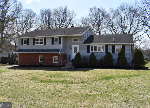 Property at 104 Wembley Rd, Wilmington, DE 19808, 4 beds, 1.5 baths