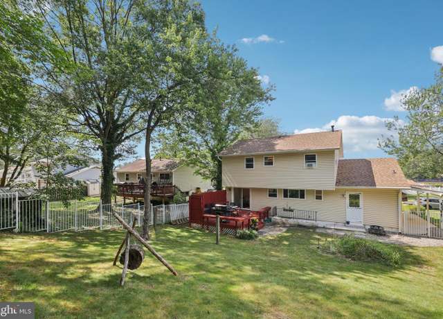 Property at 555 Lanny Ct, Millersville, MD 21108, 4 beds, 2.5 baths