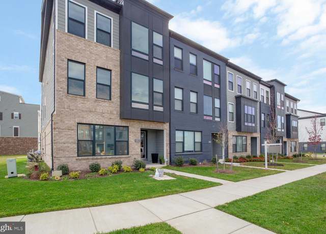 Property at 302 Summit Point Blvd, Bowie, MD 20716, 3 beds, 3 baths