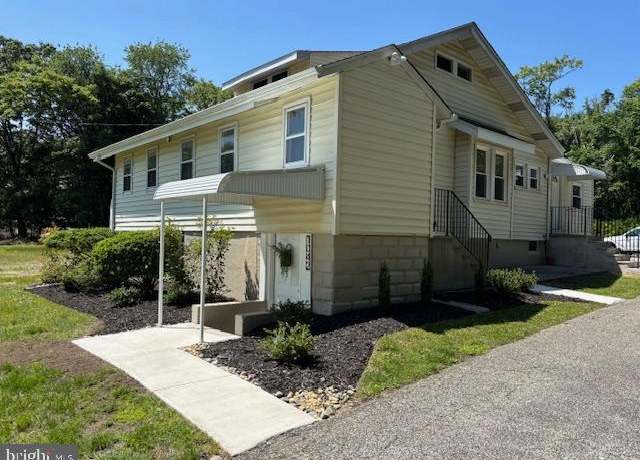 Property at 1042 W Walnut Rd W, Vineland, NJ 08360, 3 beds, 1 bath