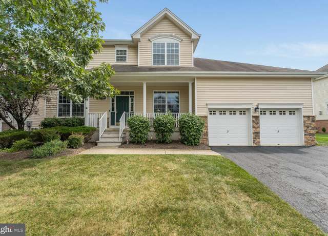 Property at 5 Stable Ln, Flemington, NJ 08822, 3 beds, 2.5 baths