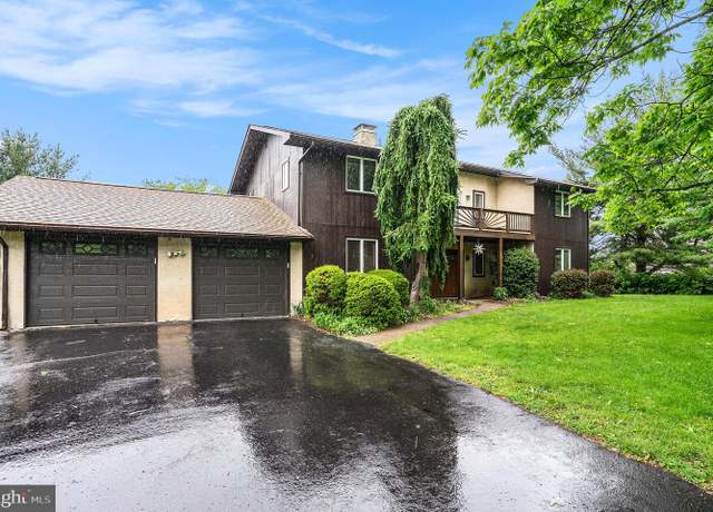 Property at 4811 Manor Way, East Greenville, PA 18041, 4 beds, 2 baths