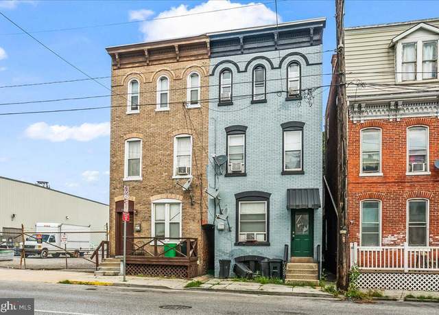 Property at 729 W Philadelphia St, York, PA 17401, 3 beds, 3 baths