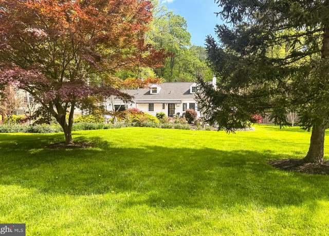 Property at 3101 Holmes Run Rd, Falls Church, VA 22042, 3 beds, 3 baths