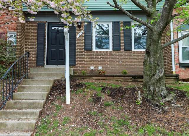 Property at 1016 Salisbury Ct, Sterling, VA 20164, 4 beds, 3.5 baths
