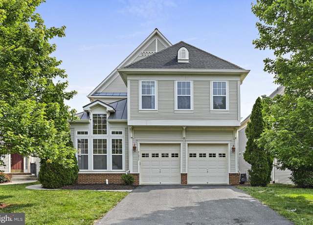 Property at 41972 Ural Dr, Aldie, VA 20105, 4 beds, 4.5 baths