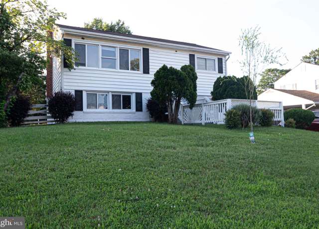 Property at 1262 Everett Ave, Woodbridge, VA 22191, 4 beds, 2 baths