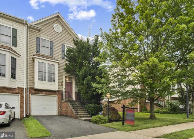 Property at 9725 Cheshire Ridge Cir, Manassas, VA 20110, 3 beds, 2.5 baths