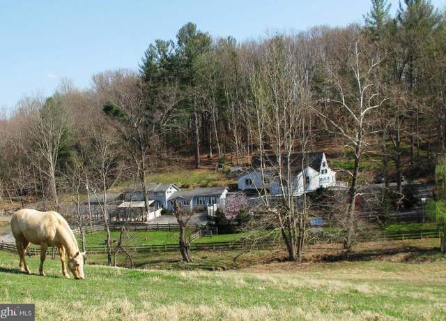 Property at 20 Victory Ln, Castleton, VA 22716, 3 beds, 3 baths