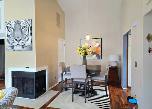 Property at 2102 Creekside Dr #2102, Newark, DE 19711, 1 bed, 1 bath