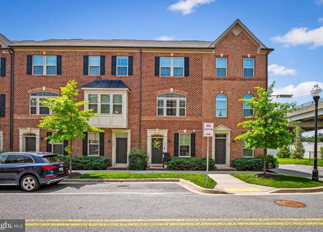 Property at 102 S Newkirk St, Baltimore, MD 21224, 3 beds, 2.5 baths