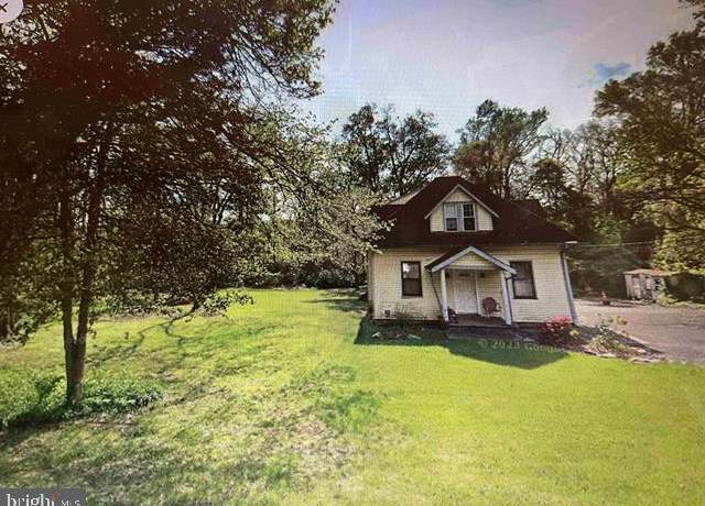 Property at 220 Hartford Rd, Mount Laurel, NJ 08054, 3 beds, 1 bath