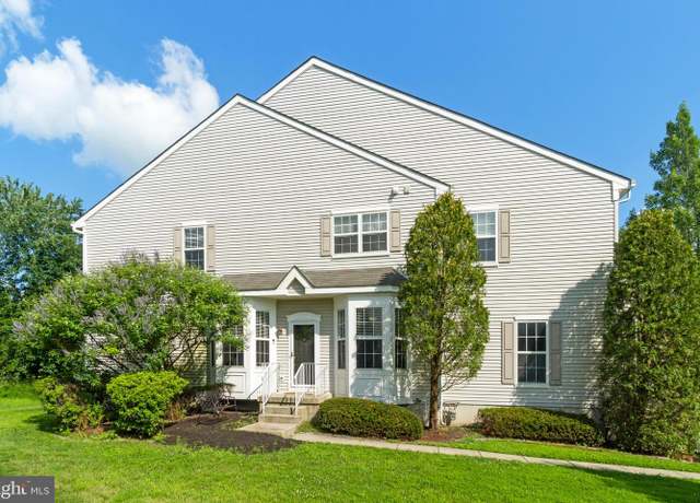 Property at 22 Weaver Dr, Marlton, NJ 08053, 3 beds, 2.5 baths
