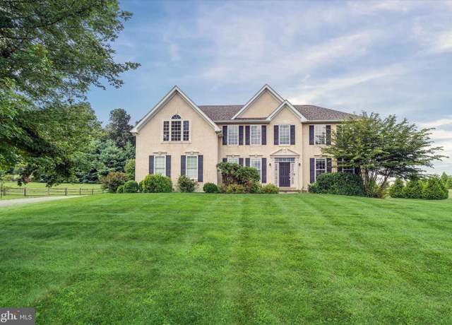 Property at 424 Buttonwood Ln, Oxford, PA 19363, 4 beds, 2.5 baths