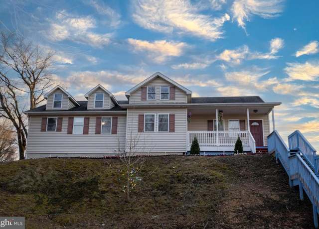 Property at 4761 Lawntara St, Harrisburg, PA 17111, 3 beds, 2.5 baths