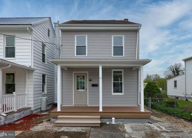 Property at 16 Juniata St, Middletown, PA 17057, 3 beds, 1.5 baths