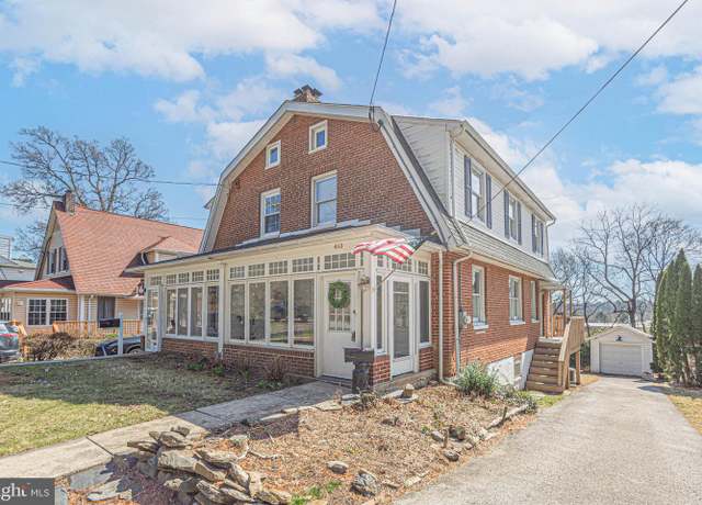 Property at 460 Saint Davids Ave, Wayne, PA 19087, 2 beds, 1.5 baths