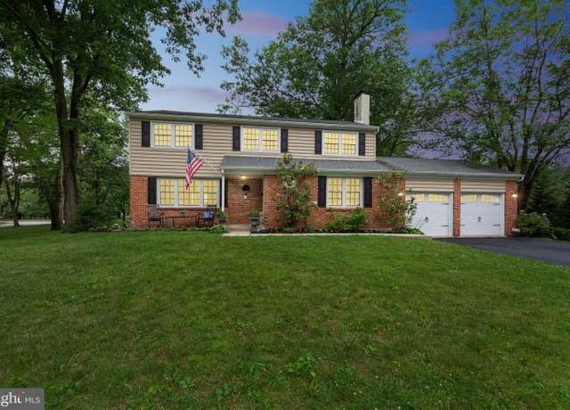 Property at 15 Oakford Rd, Wayne, PA 19087, 4 beds, 2.5 baths