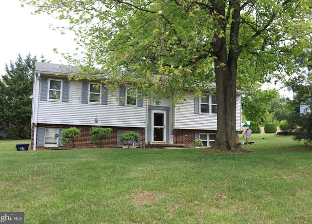 Property at 14006 Gardner Ave, Waynesboro, PA 17268, 3 beds, 2 baths