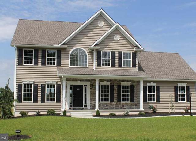 Property at 06 Rolling Meadow Rd, Lebanon, PA 17046, 3 beds, 2.5 baths