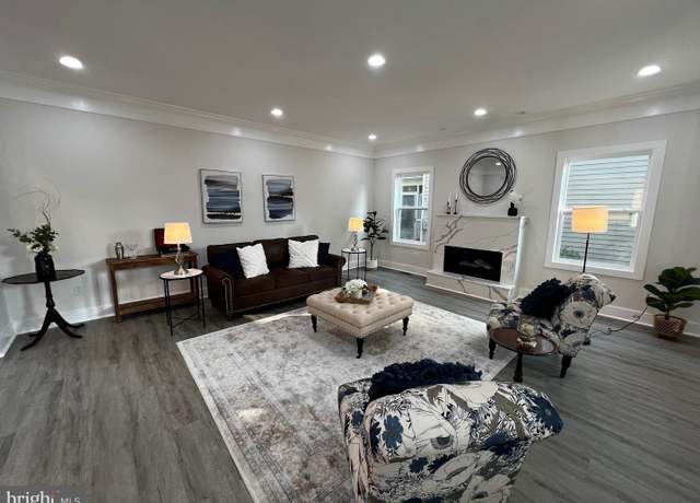 Property at 920 Brompton St, Fredericksburg, VA 22401, 6 beds, 4 baths