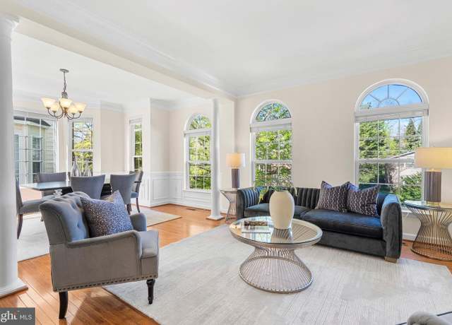 Property at 4509 Rhett Ln, Fairfax, VA 22030, 4 beds, 3.5 baths