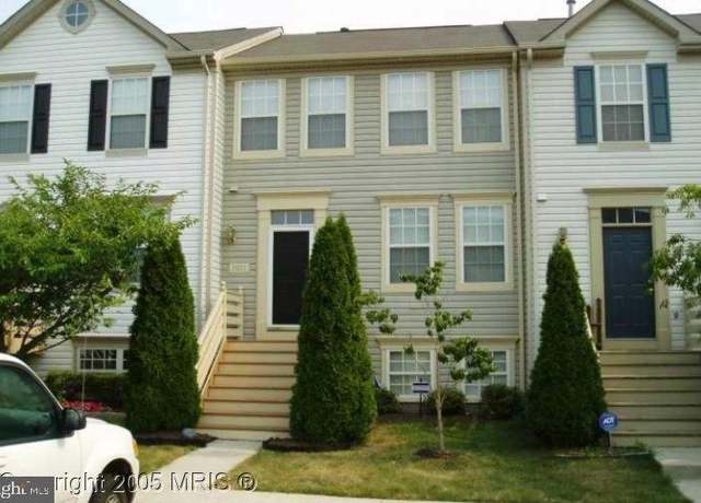 Property at 3071 Antrim Cir, Dumfries, VA 22026, 3 beds, 3.5 baths