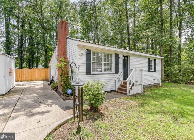Property at 197 Fort King Dr, Colonial Beach, VA 22443, 2 beds, 1 bath