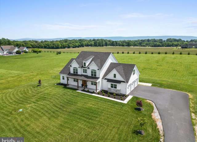 Property at 151 Summerfield Way, Shenandoah Junction, WV 25442, 5 beds, 3.5 baths