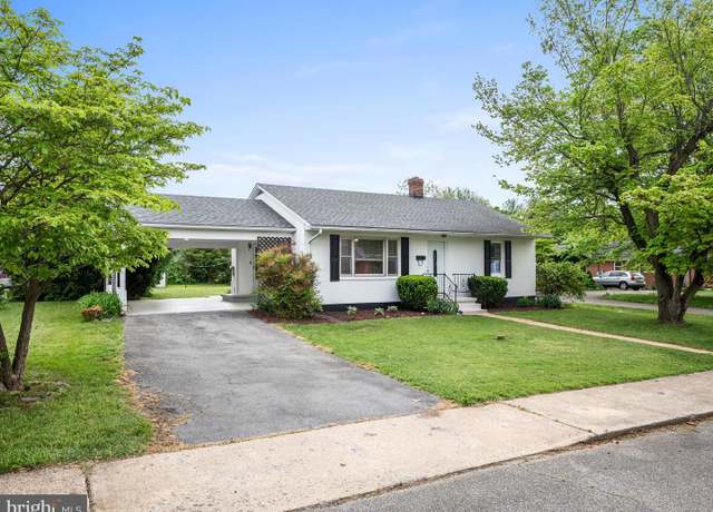 Property at 609 S Seminary St, Charles Town, WV 25414, 2 beds, 2 baths