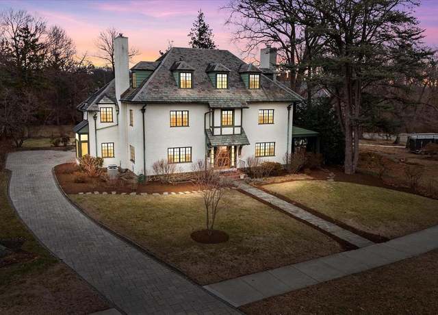 Property at 2003 Kentmere Pkwy, Wilmington, DE 19806, 6 beds, 3.5 baths