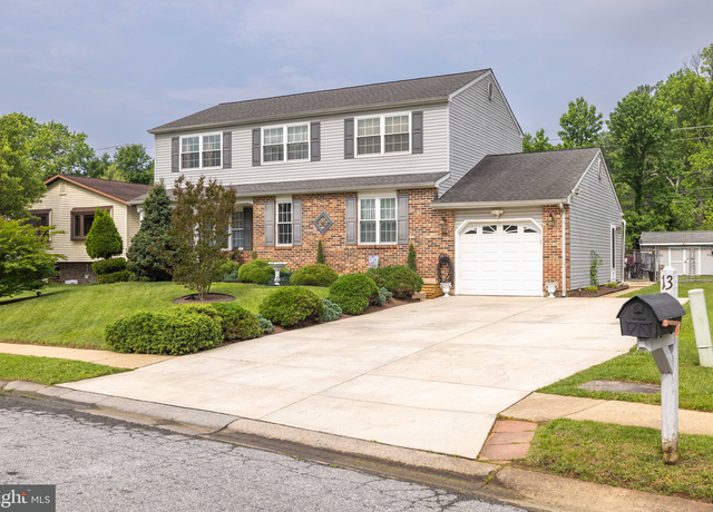 Property at 13 Berley Ct, Newark, DE 19702, 4 beds, 2.5 baths