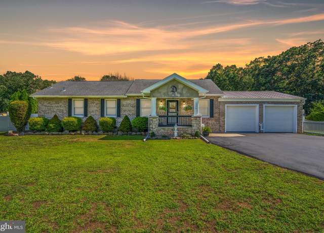 Property at 1775 Roosevelt Blvd, Vineland, NJ 08361, 3 beds, 2 baths