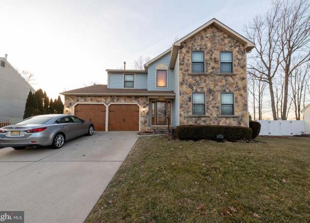 Property at 72 Rosalind Cir, Sicklerville, NJ 08081, 4 beds, 2.5 baths