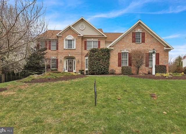 Property at 3304 Harwood Ln, Reading, PA 19608, 4 beds, 4.5 baths