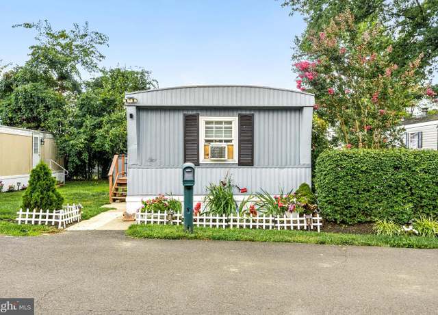 Property at 11 Kennedy Dr, Fairless Hills, PA 19030, 2 beds, 1.5 baths
