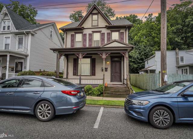 Property at 204 S 2nd St, Wormleysburg, PA 17043, 3 beds