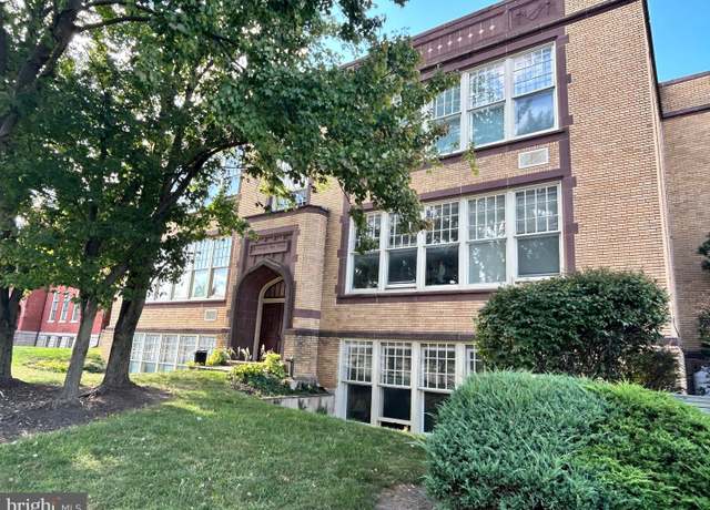 Property at 133 W Locust St Unit C13, Mechanicsburg, PA 17055, 2 beds, 2 baths