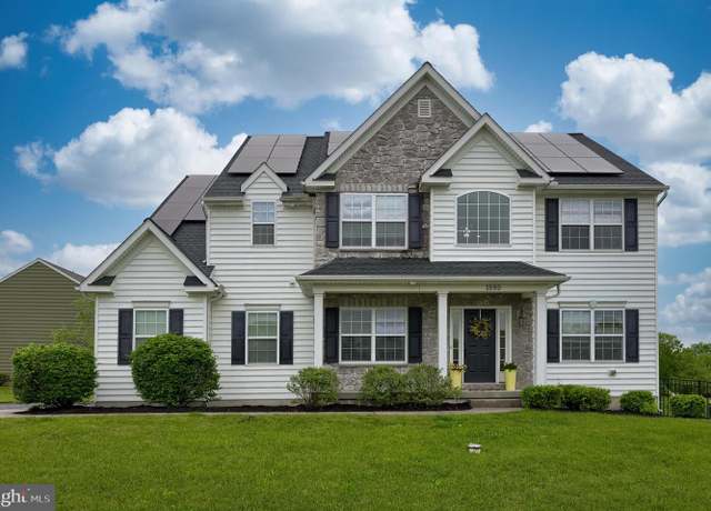 Property at 1889 Creek View Dr, Palmyra, PA 17078, 5 beds, 2.5 baths
