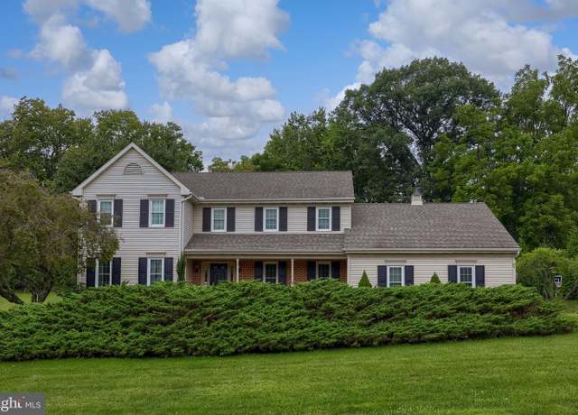 Property at 2504 Brookside Dr, Lancaster, PA 17601, 4 beds, 2.5 baths