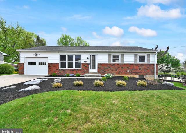 Property at 218 W Franklin Ave, Myerstown, PA 17067, 3 beds, 2.5 baths