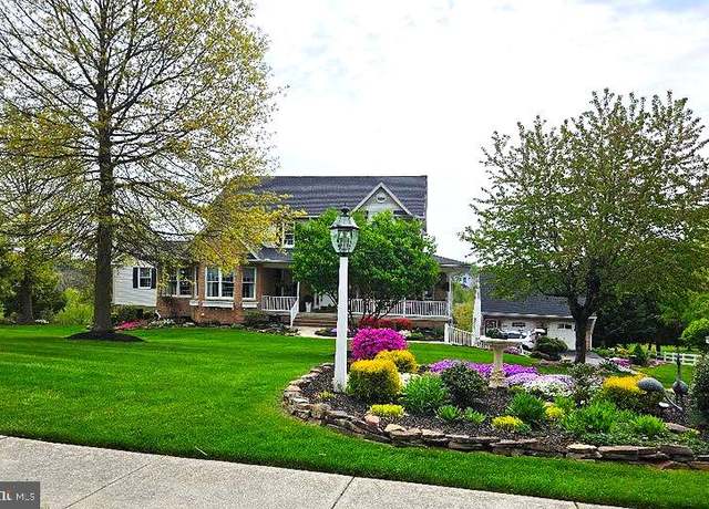 Property at 1709 Country Manor Dr, York, PA 17408, 6 beds, 5.5 baths