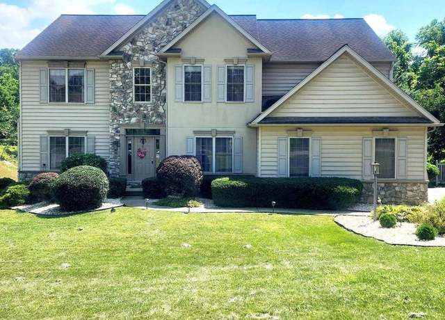 Property at 2999 Legacy Ln, York, PA 17402, 4 beds, 2.5 baths