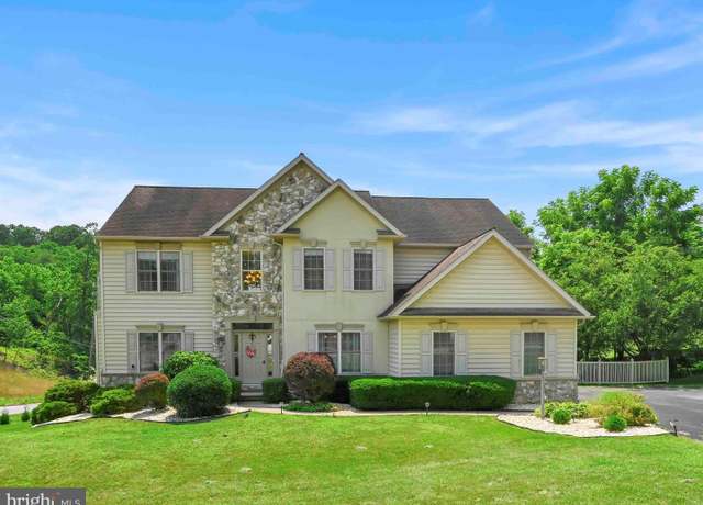Property at 2999 Legacy Ln, York, PA 17402, 5 beds, 2.5 baths