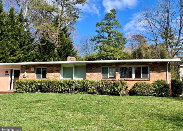 Property at 2911 Pine Spring Rd, Falls Church, VA 22042, 3 beds, 2 baths