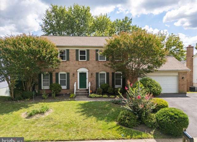 Property at 912 Chancellor St SW, Leesburg, VA 20175, 5 beds, 3.5 baths